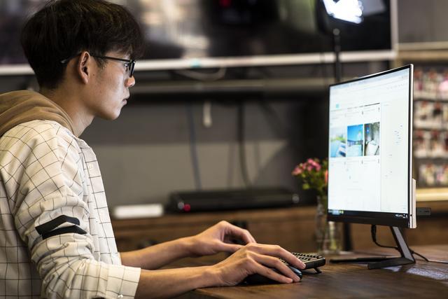 迎合多場景使用 C1微邊曲面電腦一體機(jī)體驗最出色